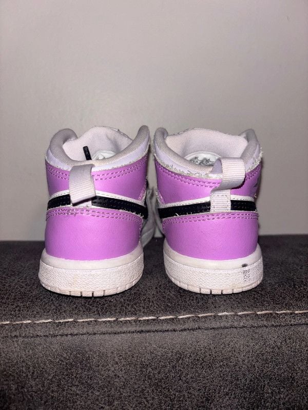 Jordan 1 mid 4