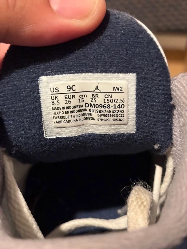 Jordan 3 Midnight Navy 4