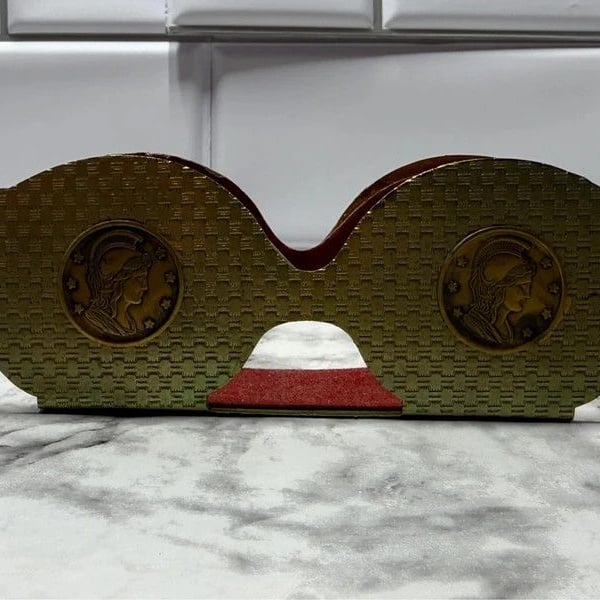 Vintage Gold Tone Metal Eyeglass Spectacle Holder Red Velvet