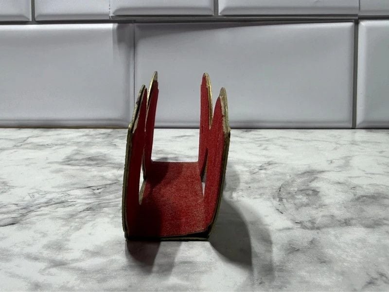 Vintage Gold Tone Metal Eyeglass Spectacle Holder Red Velvet 6