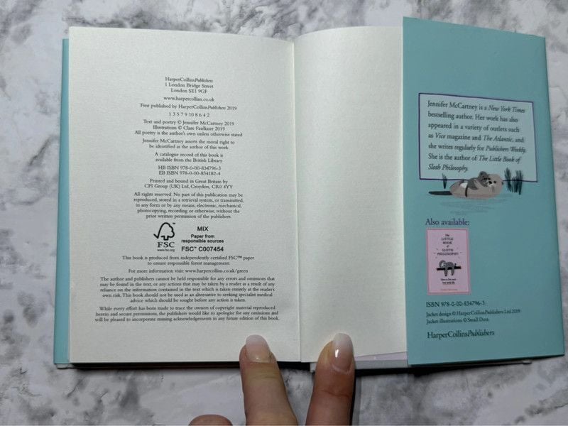 The Little Book of Otter Philosophy Jennifer McCartney 2019 Hardcover 6
