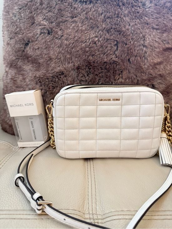 Michael Kors Quilted Leather Crossbody purse with tassel and Gold Chain 2