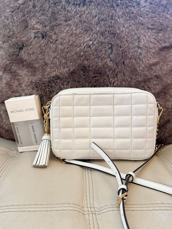Michael Kors Quilted Leather Crossbody purse with tassel and Gold Chain 3