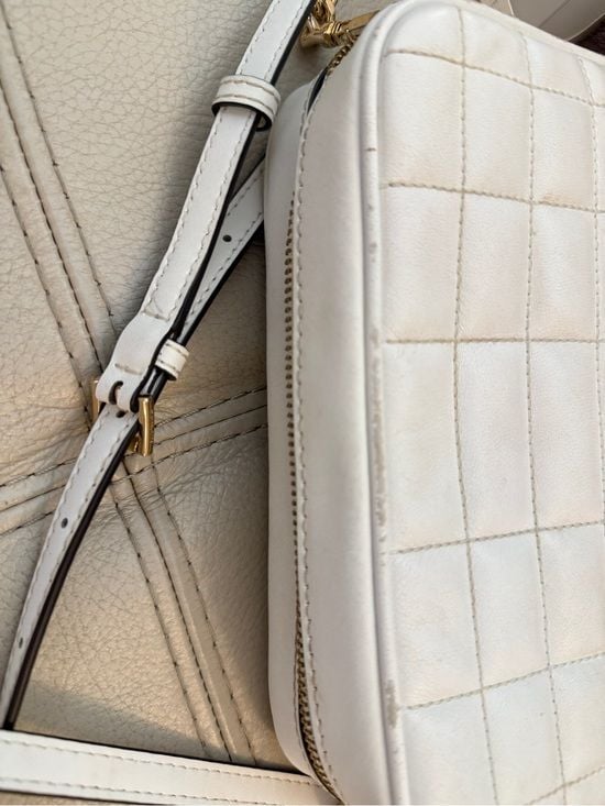 Michael Kors Quilted Leather Crossbody purse with tassel and Gold Chain 7