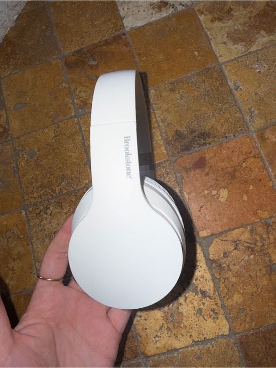 Brookstone White Wireless Over-Ear Headphones🎧 3