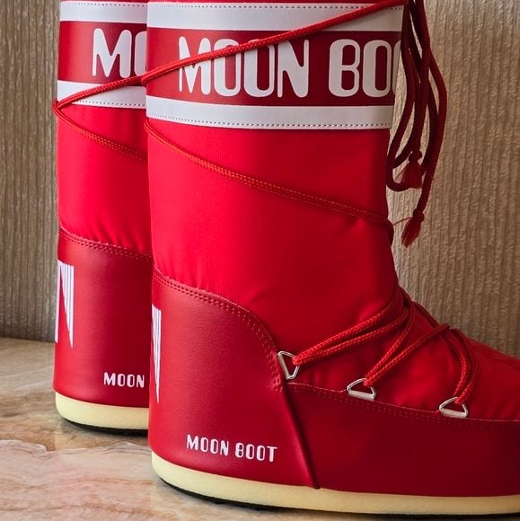 Moon Boot Red Winter Snow Boot🥾 10