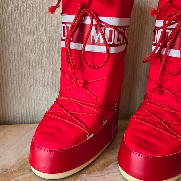 Moon Boot Red Winter Snow Boot🥾 11