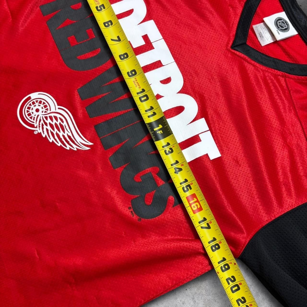 NHL Detroit Red Wings Long Sleeve Jersey Size S/CH/P (34/36) Red Black 6