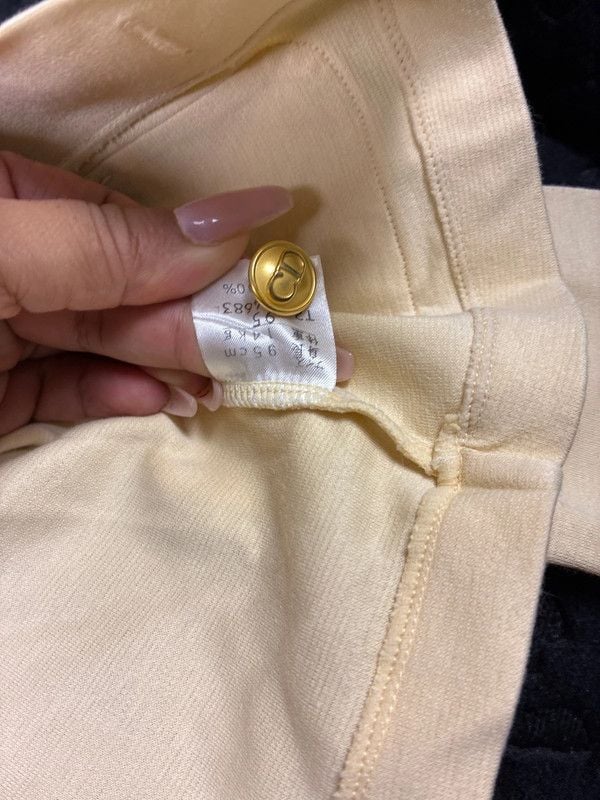 Baby Dior Chaqueta Marinera Vintage Baby Dior en Tono Crema / Amarillo con Botones Dorados "CD". 7
