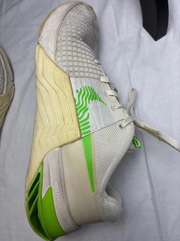 Nike React Men’s White/Green Low Top Mesh Lace-Up Sneakers Rubber Sole 8