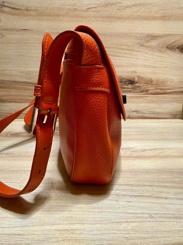 Excellent Longchamp Le Foulonné Red Leather Turn-Lock Crossbody 6