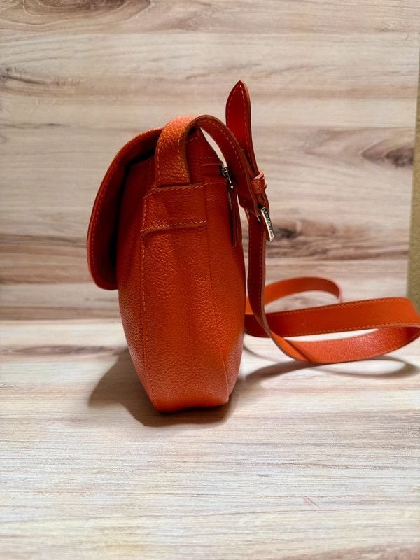 Excellent Longchamp Le Foulonné Red Leather Turn-Lock Crossbody 7