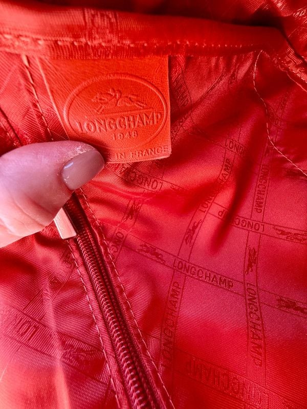 Excellent Longchamp Le Foulonné Red Leather Turn-Lock Crossbody 10