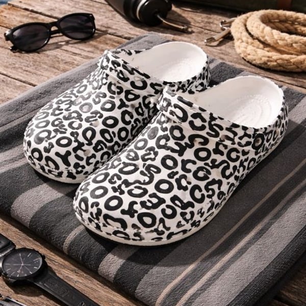 Crocs Classic Warped Logo Clog White Black Mens 10 Womens 12 Rare NWT