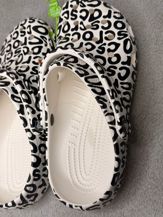 Crocs Classic Warped Logo Clog White Black Mens 10 Womens 12 Rare NWT 5