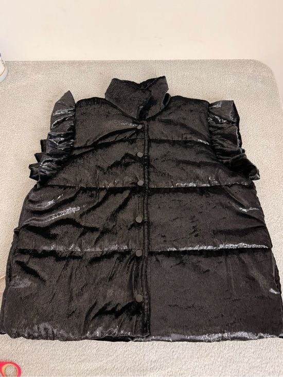 Grace + Emma Black Velvet Shimmer Ruffle Sleeve Puffer Vest Large Boutique Chic 13