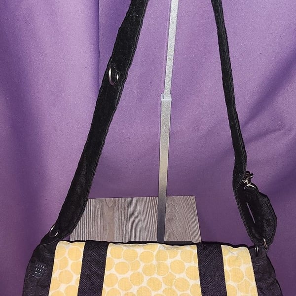 LISA LILL STUDIO BLACK And YELLOW HANDBAG PURSE