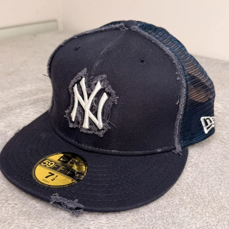 New Era 59FIFTY New York Yankees Distressed Trucker Fitted Hat Navy Size 7 1/2 NWT 3