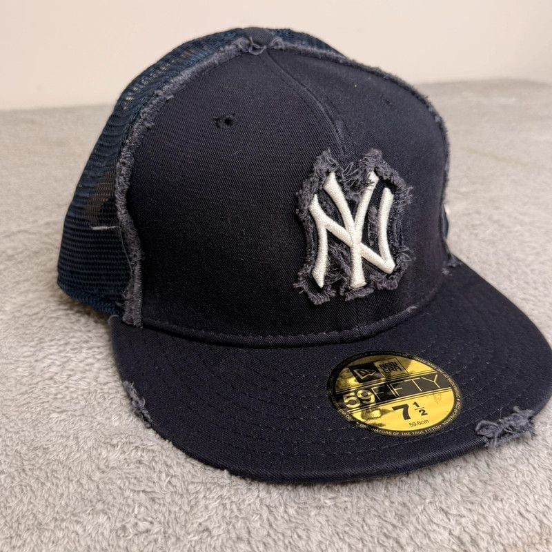 New Era 59FIFTY New York Yankees Distressed Trucker Fitted Hat Navy Size 7 1/2 NWT 4