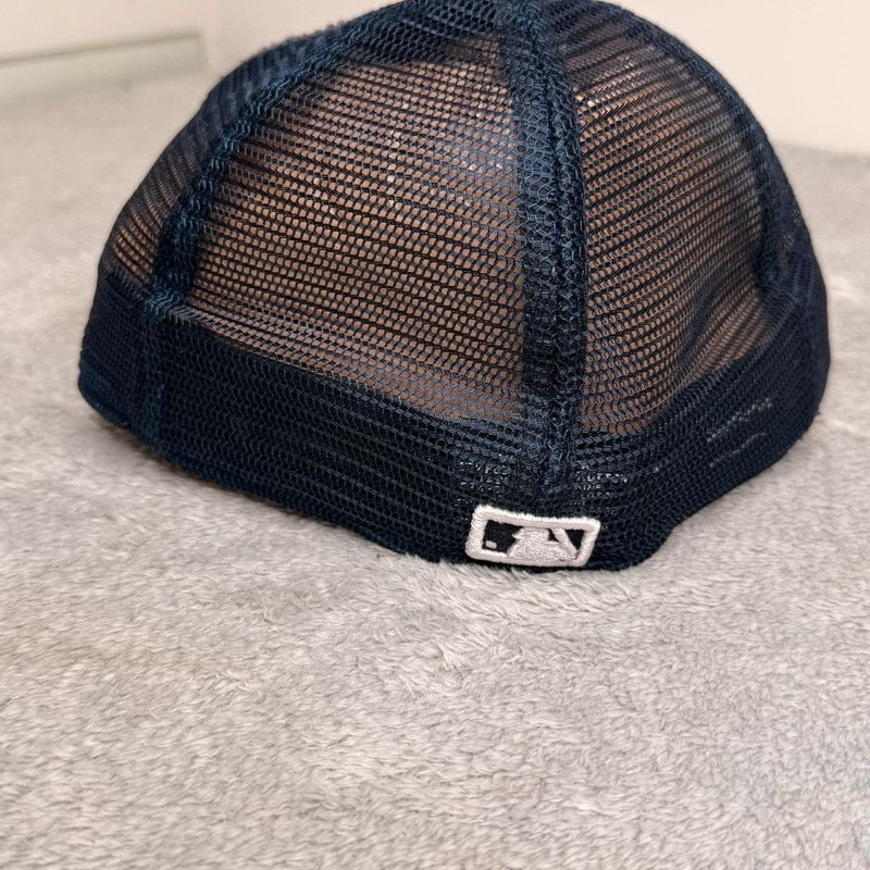 New Era 59FIFTY New York Yankees Distressed Trucker Fitted Hat Navy Size 7 1/2 NWT 5