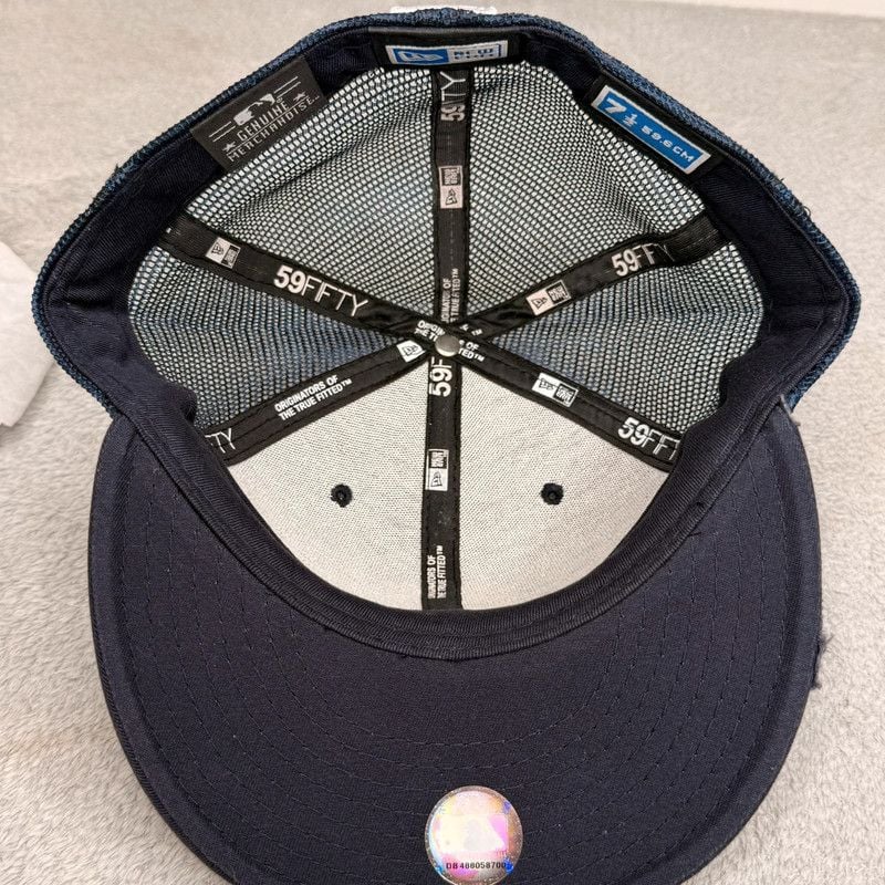 New Era 59FIFTY New York Yankees Distressed Trucker Fitted Hat Navy Size 7 1/2 NWT 8