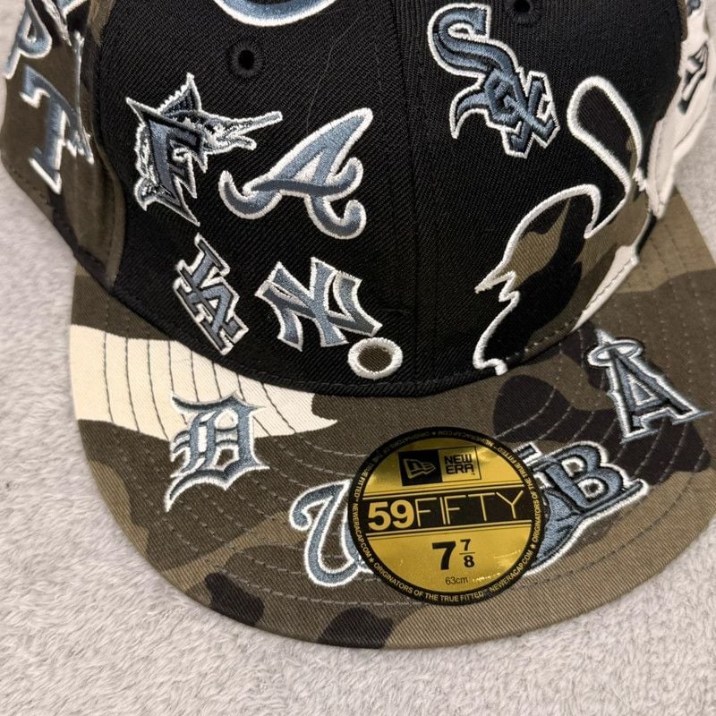 New Era 59fifty MLB all over team logos camo fitted hat 7 7/8 black rare new 8