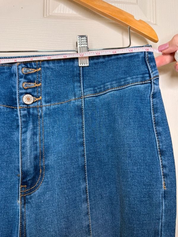 Blue High Rise Button Fly Wide Leg Jeans Raw Hem Stretch Size 14 Boutique 9