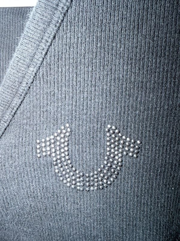 True Religion V-Neck 4