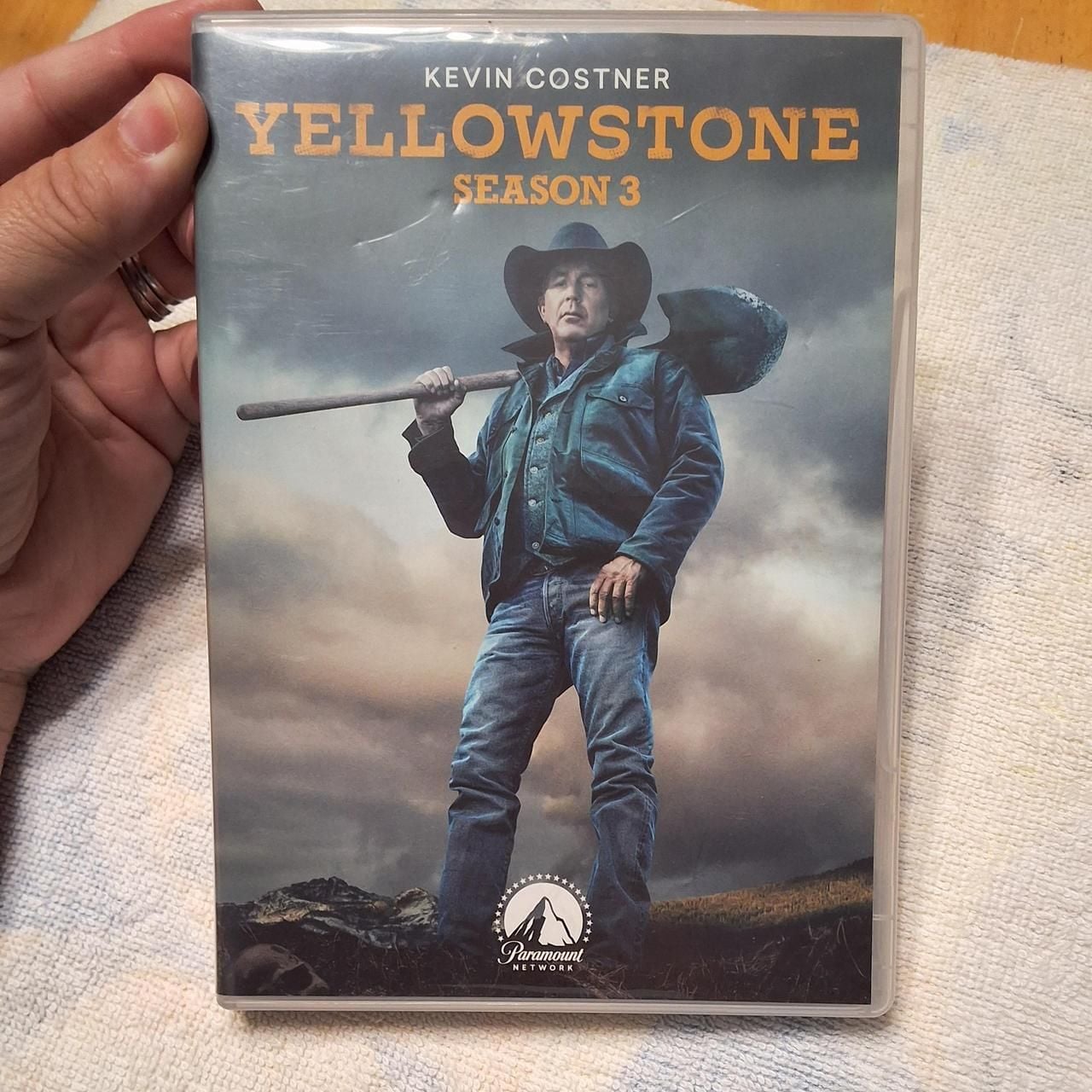 Paramount Yellowstone Season 3 DVD 1