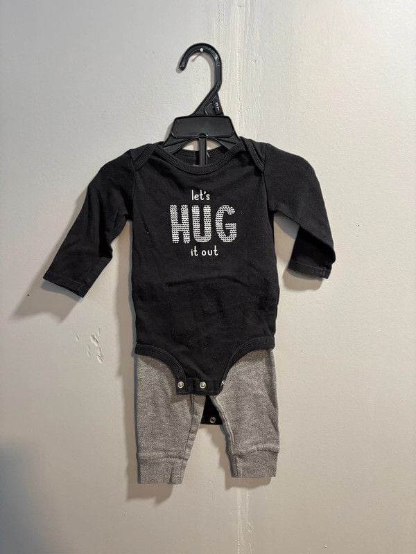Carters Two-piece 6m 1