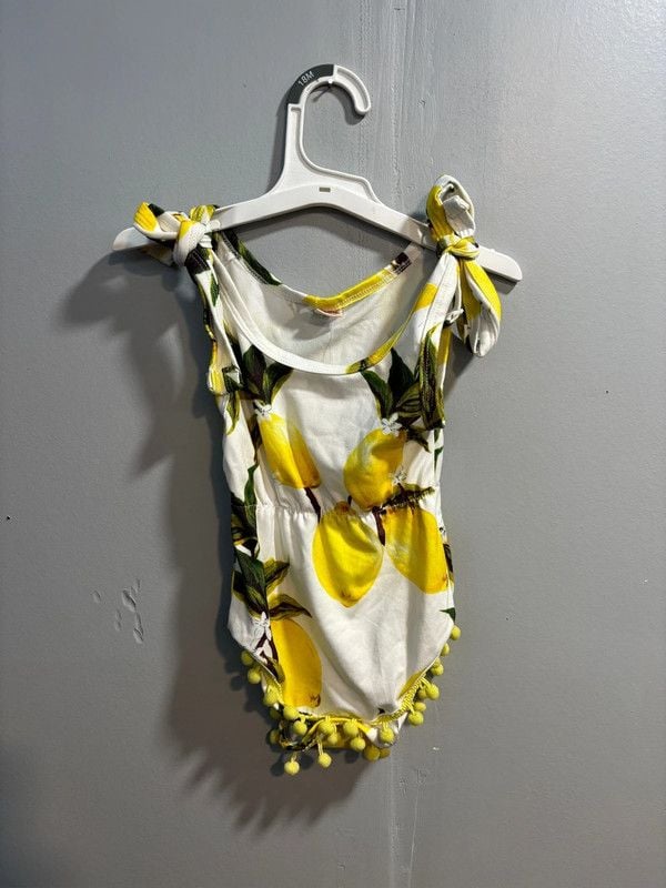 Lemon romper size 6-9m 3