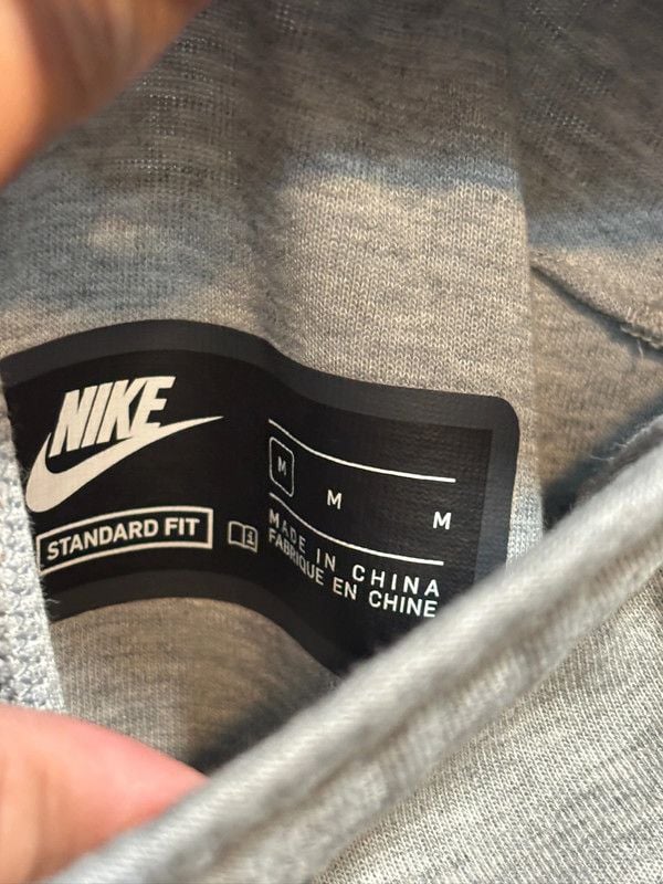 Nike tech pants 3