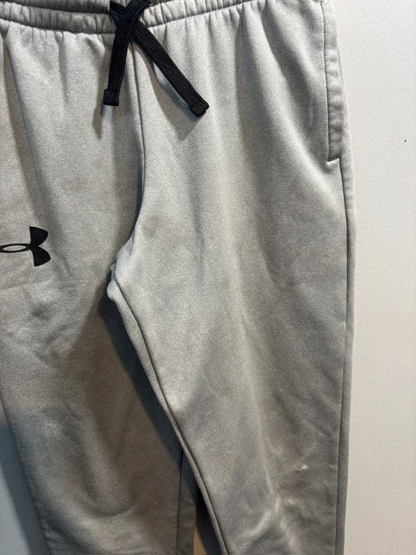 Under Armour sweatpants 3