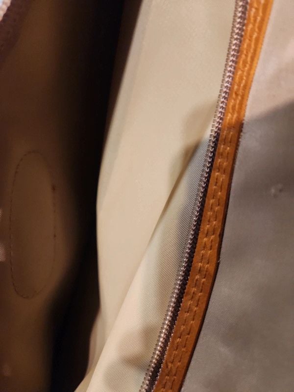Vintage . American Tourister Mid-Century Style Shoulder Messenger Bag | Two-Tone Taupe & Cognac 3