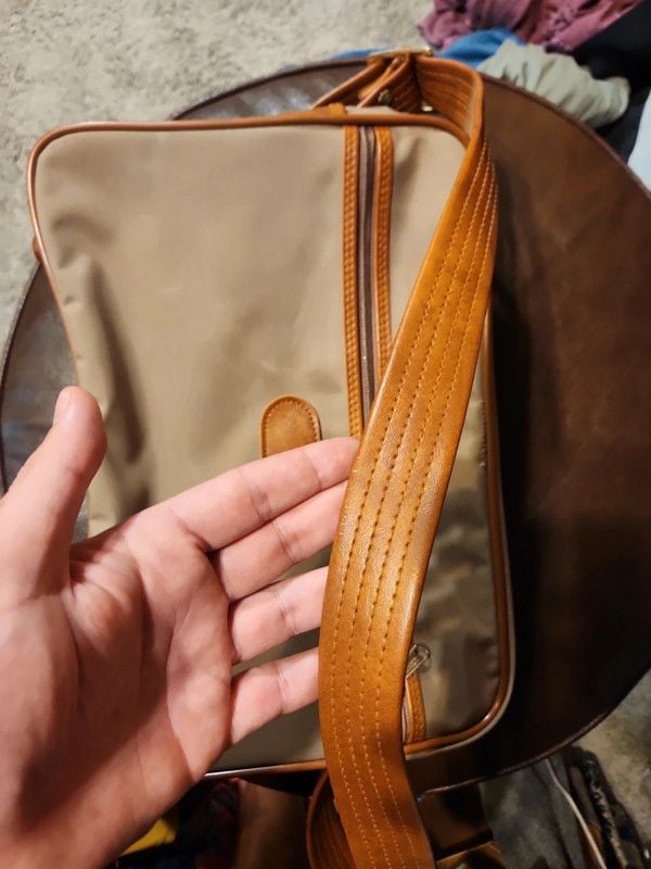 Vintage . American Tourister Mid-Century Style Shoulder Messenger Bag | Two-Tone Taupe & Cognac 8