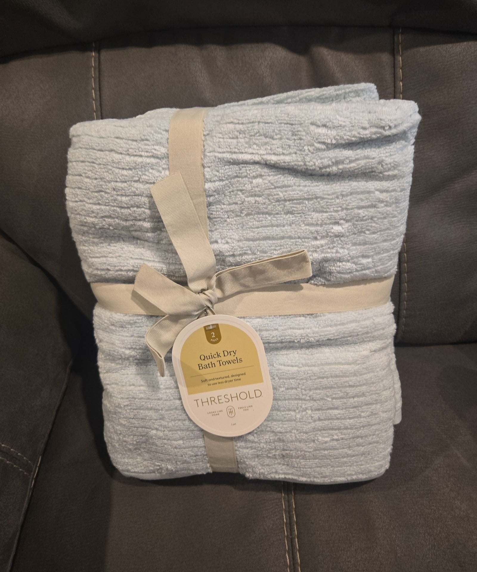 New 2 PIECE Quick Dry Bath Towels Threshold 30 in x 54 in SEA 1
