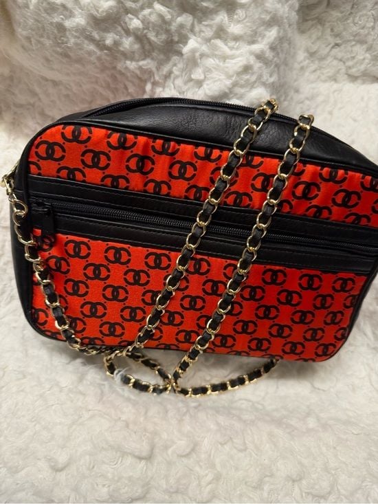 Black & Red Chain Shoulder Bag with Logo Print 3