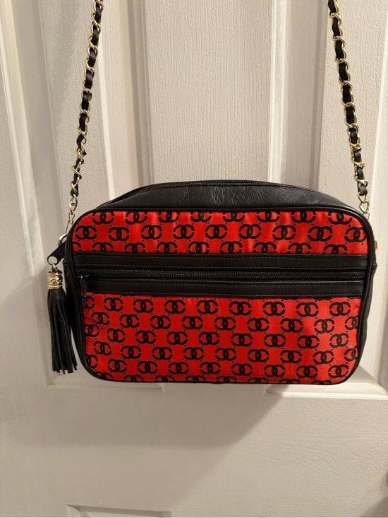 Black & Red Chain Shoulder Bag with Logo Print 4