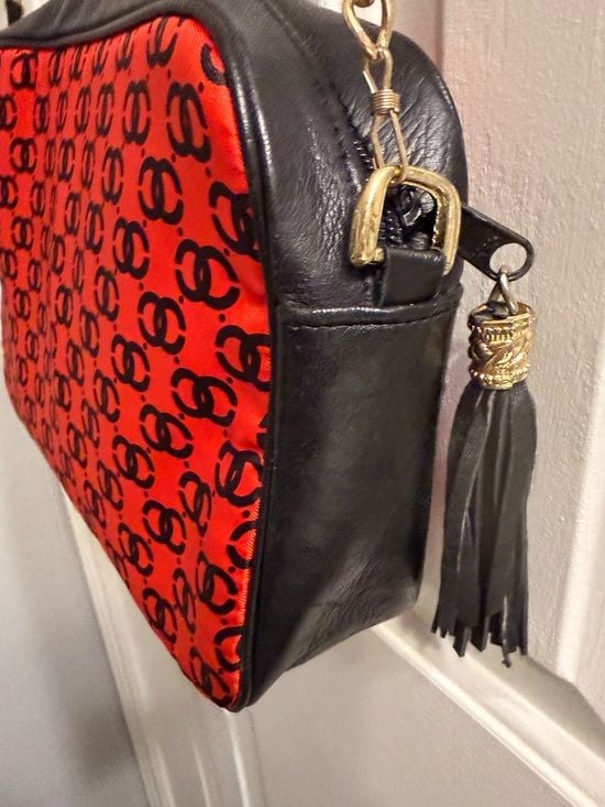 Black & Red Chain Shoulder Bag with Logo Print 7