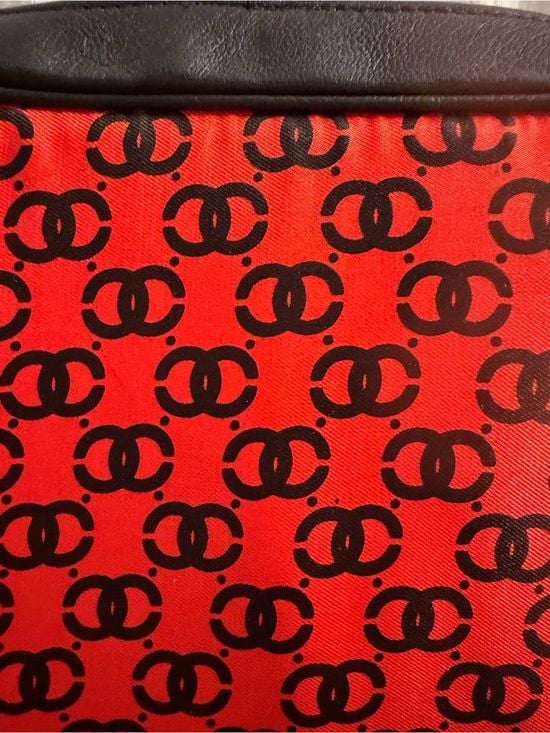Black & Red Chain Shoulder Bag with Logo Print 8