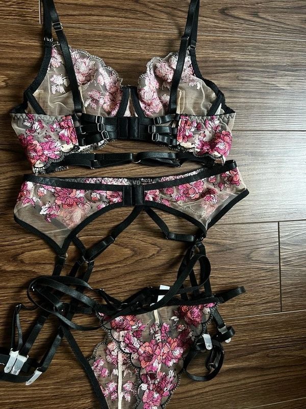 Hello LA Girl Lingerie Set Size M Floral Embroidered Sheer 4