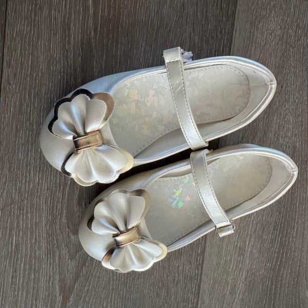 Girls White & Gold Mary Jane Ballet Flats Size 26 Bow Detail