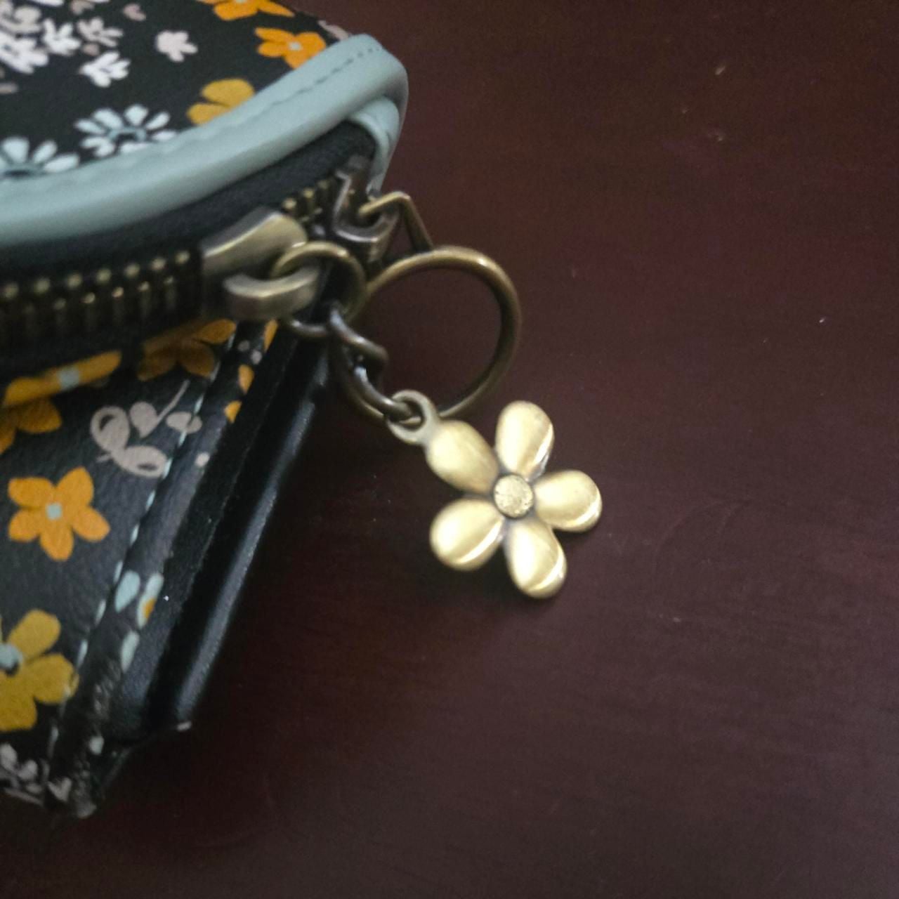 Unbranded Floral Print Wristlet Wallet Black Yellow White 4