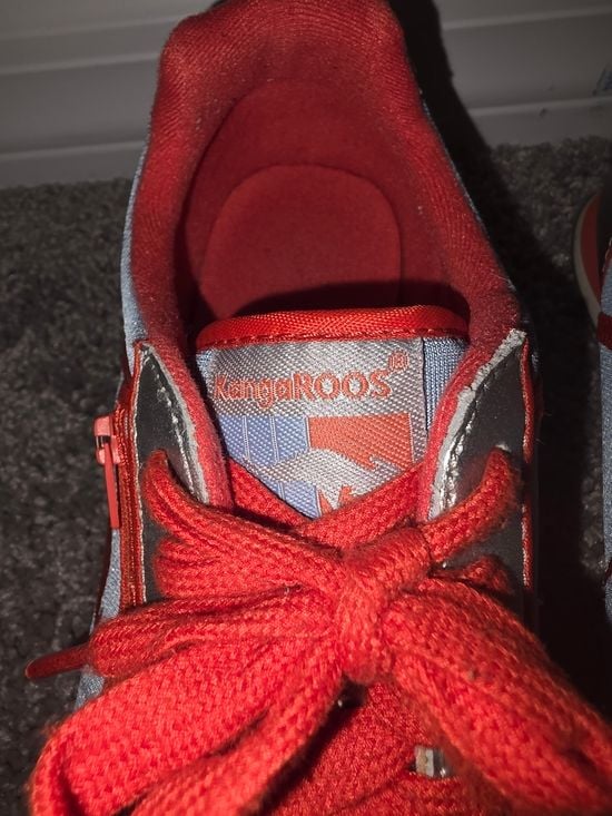 KangaROOS Women's Retro Low Top Red and Silver Athletic Sneakers Sz 7.5 3