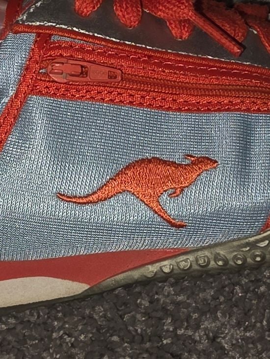 KangaROOS Women's Retro Low Top Red and Silver Athletic Sneakers Sz 7.5 6
