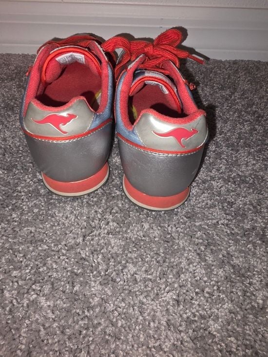 KangaROOS Women's Retro Low Top Red and Silver Athletic Sneakers Sz 7.5 9