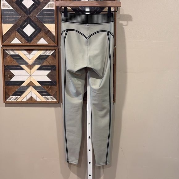 ALO Yoga Olive Green High-Waist Leggings with Black Trim 6