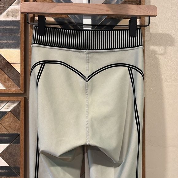 ALO Yoga Olive Green High-Waist Leggings with Black Trim 7