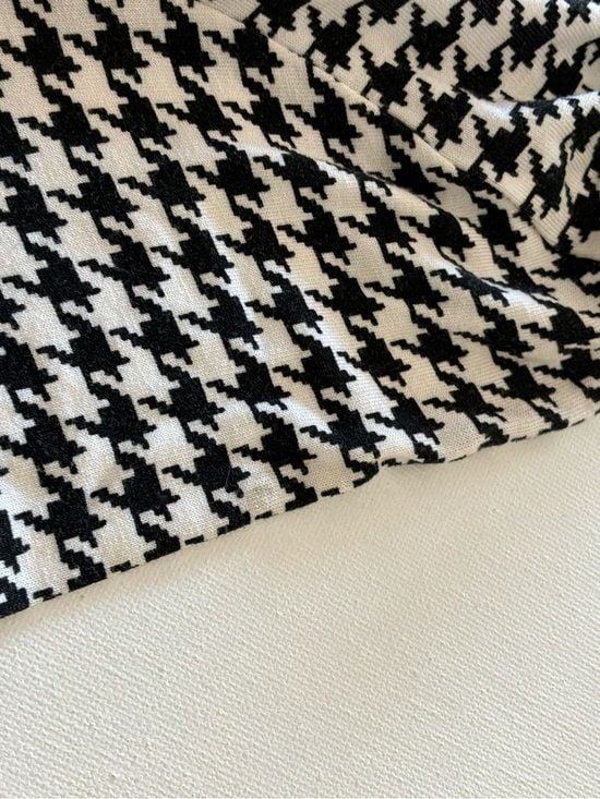 Wearever Collection Black White Houndstooth Long Sleeve Top Size Small 7