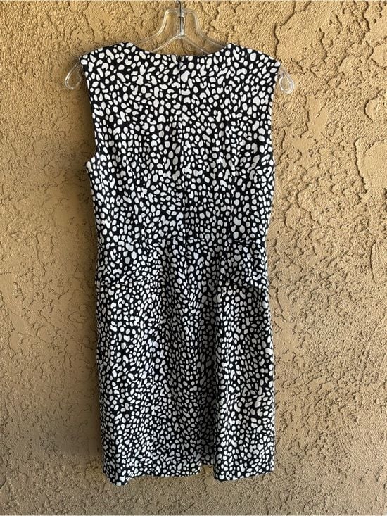 Ann Taylor Black & White Abstract Print Sleeveless Sheath Dress Size 6 3